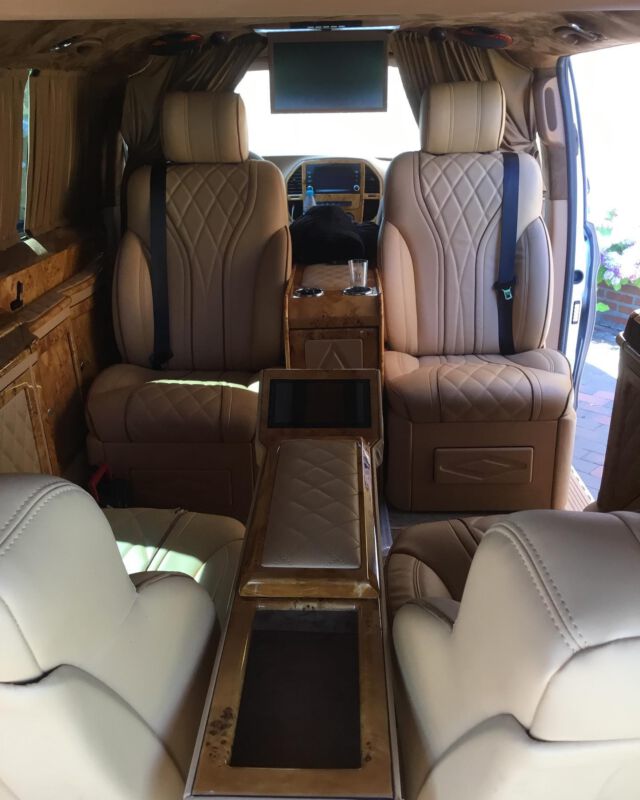 Prominenten- Fahrzeug in Behandlung.Sitz defekt und der Interieur- Reparateur durfte den Schaden beseitigen. Es war mir eine Ehre…. schaut selbst….

#oldtimer #oldtimerreparatur #leder #lederreparatur #lederaufbereitung #auto #autositz #diepholz #vechta #osnabrück #bremen #oldenburg #lohne #lederfärben #umfärben #handwerk #nähen #wieneu #vorhernachher #bmw #mercedes #porsche #lederreinigung #lederumfärben #lenkradaufbereitung  #dachhimmelbeziehen #ledersitzeaufbereiten 
 #ledermöbelaufbereiten  #ledersofa #ledergarnitur